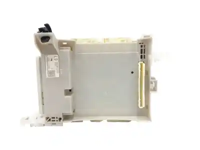 Автозапчасти б/у блок реле/предохранителей за toyota yaris (_p13_) 1.3 (nsp130_) ссылки oem iam 8273052f80  