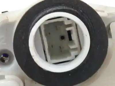 Автозапчастина б/у замок заднього правого дверя для toyota yaris (_p13_) 1.3 (nsp130_) посилання на oem iam 690500d110  