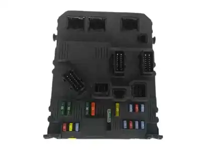 Peça sobressalente para automóvel em segunda mão caixa de fusíveis e relés por peugeot 206 berlina 1.6 16v cat referências oem iam 9657999780