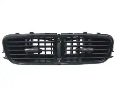 Recambio de automóvil de segunda mano de rejilla aireadora para renault clio iv 0.9 referencias oem iam 687502204r