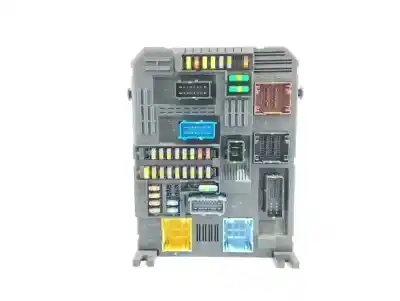 Peça sobressalente para automóvel em segunda mão caixa de fusíveis e relés por citroen c4 picasso ii 1.6 bluehdi 120 referências oem iam 9819851380