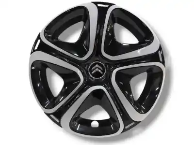 Pièce détachée automobile d'occasion Capuchons De Moyeux pour CITROEN C3 AIRCROSS 1.5 Blue-HDI FAP Références OEM IAM 9813687477  