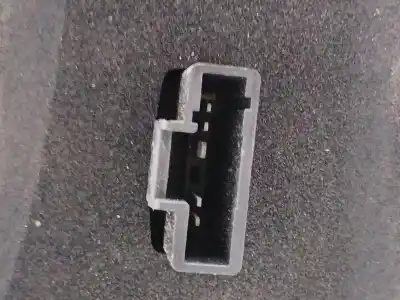 Pezzo di ricambio per auto di seconda mano lampada posteriore sinistra per dacia sandero 1.4 (bs0c bs0a bs0g bs1f bs0e) riferimenti oem iam 8200734825  