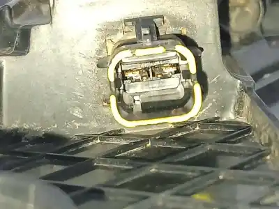 Peça sobressalente para automóvel em segunda mão farolim dianteiro direito por citroen c4 cactus 1.2 vti 82 referências oem iam 9800910680  