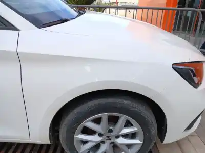 Peça sobressalente para automóvel em segunda mão guarda-lamas dianteiro direito por seat leon sportstourer (kl8) 1.0 tsi referências oem iam 5fa821022