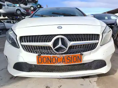 Pièce détachée automobile d'occasion LE PARE-CHOC AVANT pour MERCEDES-BENZ CLASE A (W176) A 180 CDI / D (176.012) Références OEM IAM A1768806640  