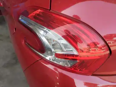 Pièce détachée automobile d'occasion feu arrière gauche pour peugeot 208 style références oem iam 9672628280