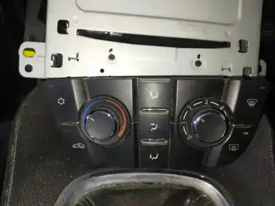 Peça sobressalente para automóvel em segunda mão comando de sofagem (chauffage / ar condicionado) por opel meriva b 1.4 16v cat (a 14 xer / ldd) referências oem iam 13346092