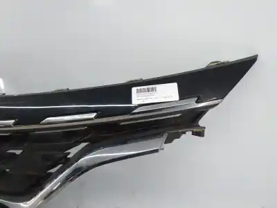Автозапчастина б/у передня решіта для renault captur intens посилання на oem iam   
