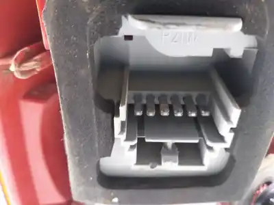 Second-hand car spare part right tailgate light for renault clio ii fase ii (b/cb0) base authentique oem iam references 8200071414  8200071414