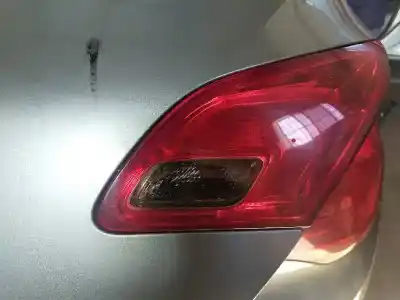 Peça sobressalente para automóvel em segunda mão farolim interior traseiro direito por opel astra j lim. essentia referências oem iam 