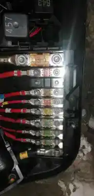 Pezzo di ricambio per auto di seconda mano scatola relè/fusibili per volkswagen t5 transporter (7e) 2.0 tdi riferimenti oem iam 7e0937503b  