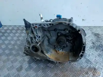 Pezzo di ricambio per auto di seconda mano riduttore per dacia duster laureate 4x2 riferimenti oem iam jr5187  