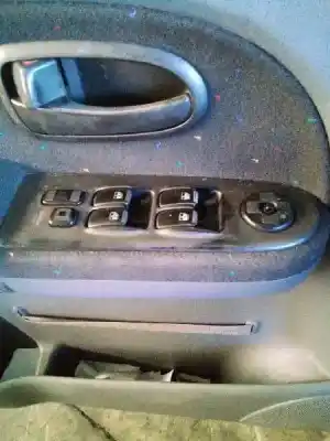 Gebrauchtes Autoersatzteil fensterschalter vorne links zum hyundai trajet (fo) 2.0 crdi gls oem-iam-referenzen 620w03030