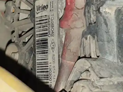 Pezzo di ricambio per auto di seconda mano alternatore per renault twingo emotion riferimenti oem iam 8200654541c