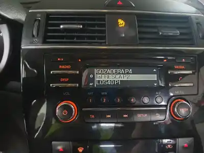 Peça sobressalente para automóvel em segunda mão sistema de áudio / rádio cd por nissan pulsar (c13) tekna referências oem iam 281853zl1a