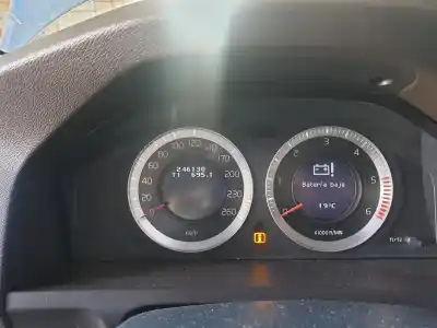 Pièce détachée automobile d'occasion COMPTEUR DE VITESSE TABLEAU DE BORD pour VOLVO V60 KOMBI  Références OEM IAM 31270901AA  
