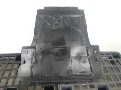 Pezzo di ricambio per auto di seconda mano COPERTURA SKID per RENAULT SCENIC II  Riferimenti OEM IAM 8200115689  8200115689