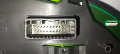 Peça sobressalente para automóvel em segunda mão quadrante por dacia duster laureate 4x2 referências oem iam 248101921r  