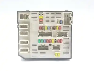 Peça sobressalente para automóvel em segunda mão caixa de fusíveis e relés por renault megane iii coupe color edition referências oem iam 284b60008re