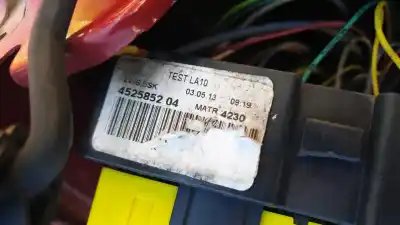 Pièce détachée automobile d'occasion boîtes à fusibles pour peugeot 208 style références oem iam 9804848480