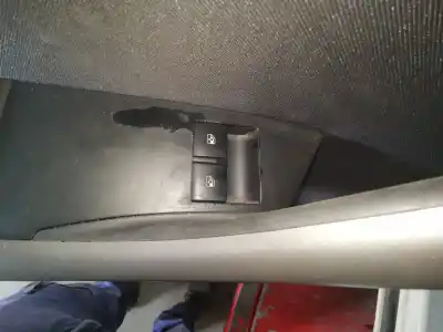 Peça sobressalente para automóvel em segunda mão botão / interruptor elevador vidro dianteiro esquerdo por opel astra j lim. cosmo referências oem iam 