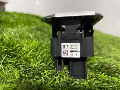 Second-hand car spare part left front power window switch for citroen c3 collection oem iam references 98012283xt  