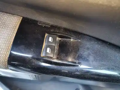 Pièce détachée automobile d'occasion COMMANDE DE LÈVE VITRE AVANT GAUCHE pour CITROEN C4 CACTUS  Références OEM IAM   