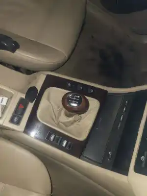 Second-hand car spare part gear lever knob for bmw serie 3 cabrio (e46) 3.0 24v cat oem iam references 