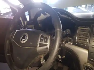 Second-hand car spare part steering wheel for ssangyong korando limited plus 4x4 oem iam references   