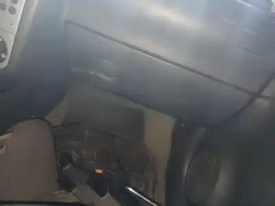 Peça sobressalente para automóvel em segunda mão porta luvas por opel corsa c blue line referências oem iam 