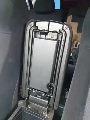 Автозапчастина б/у центральний подлокник для mitsubishi outlander (cw0) 2.0 di-d cat посилання на oem iam   