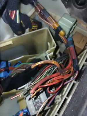 Second-hand car spare part fuse box unit for bmw serie 3 berlina (e46) 320d oem iam references 