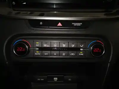 Peça sobressalente para automóvel em segunda mão comando de sofagem (chauffage / ar condicionado) por kia ceed drive referências oem iam 97250j7201  