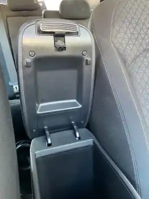 Pezzo di ricambio per auto di seconda mano bracciolo centrale per kia ceed drive riferimenti oem iam   