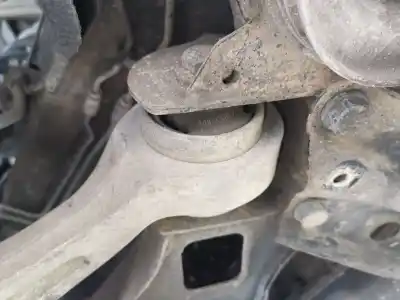 Pezzo di ricambio per auto di seconda mano BRACCIO DI SOSPENSIONE ANTERIORE SINISTRO INFERIORE per AUDI A6 BERLINA (4F2)  Riferimenti OEM IAM 4F0407693B  