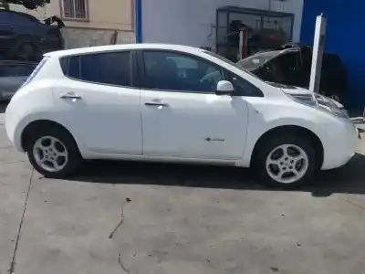 Peça sobressalente para automóvel em segunda mão fechadura da porta dianteira direita por nissan leaf acenta 109 cv / 80 kw referências oem iam 