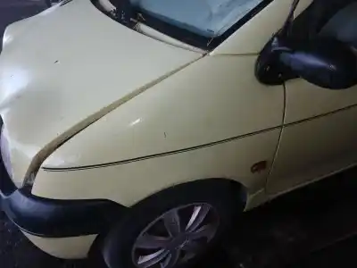 Peça sobressalente para automóvel em segunda mão guarda-lamas dianteiro esquerdo por renault twingo (co6) 1.2 (c066/67/68) 58 cv / 43 kw referências oem iam 