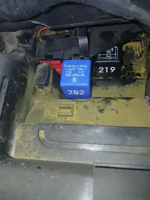 Second-hand car spare part fuse box unit for audi a4 avant (8e) 1.9 tdi (96kw) oem iam references 