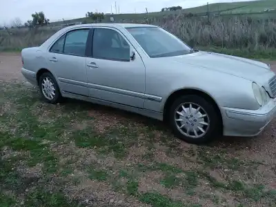 Автозапчастина б/у замок передній праві двері для mercedes-benz clase e (w210) berlina diesel 320 cdi (210.026) посилання на oem iam   
