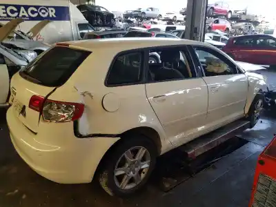 Автозапчасти б/у задний правый тормозной суппорт за audi a3 (8p) 1.6 tdi ambiente ссылки oem iam 