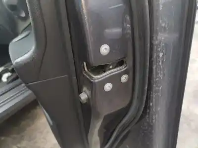 Second-hand car spare part front right door lock for toyota auris sol oem iam references 