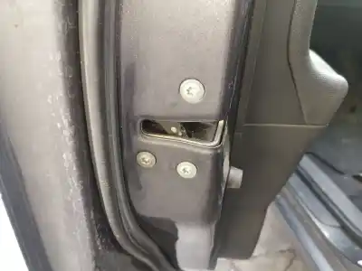 Second-hand car spare part left front door lock for toyota auris sol oem iam references 