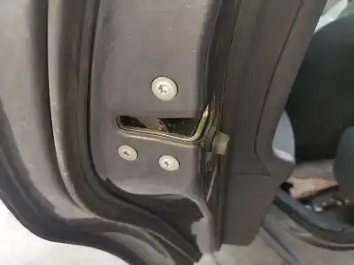 Second-hand car spare part rear left door lock for toyota auris sol oem iam references 