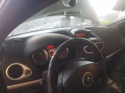 Автозапчастина б/у панель приладів для RENAULT CLIO III Confort Expression Посилання на OEM IAM   