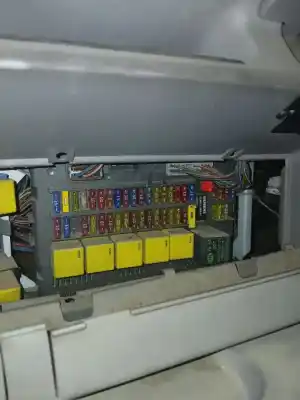 Second-hand car spare part fuse box unit for land rover freelander (ln) e familiar oem iam references 