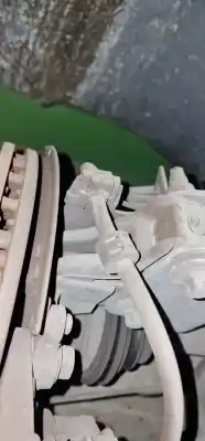 Peça sobressalente para automóvel em segunda mão manga de eixo dianteira direita por peugeot 308 access referências oem iam 