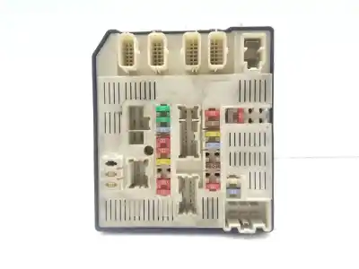 Peça sobressalente para automóvel em segunda mão Caixa De Fusíveis E Relés por RENAULT LAGUNA III Dynamique TomTom Referências OEM IAM 284B60012RA  284B60012RA