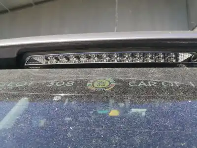 Peça sobressalente para automóvel em segunda mão farolim de travão central por peugeot 308 allure referências oem iam 