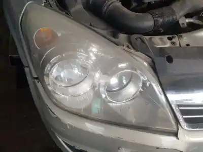 Pièce détachée automobile d'occasion feu droit pour opel astra h caravan cosmo références oem iam 